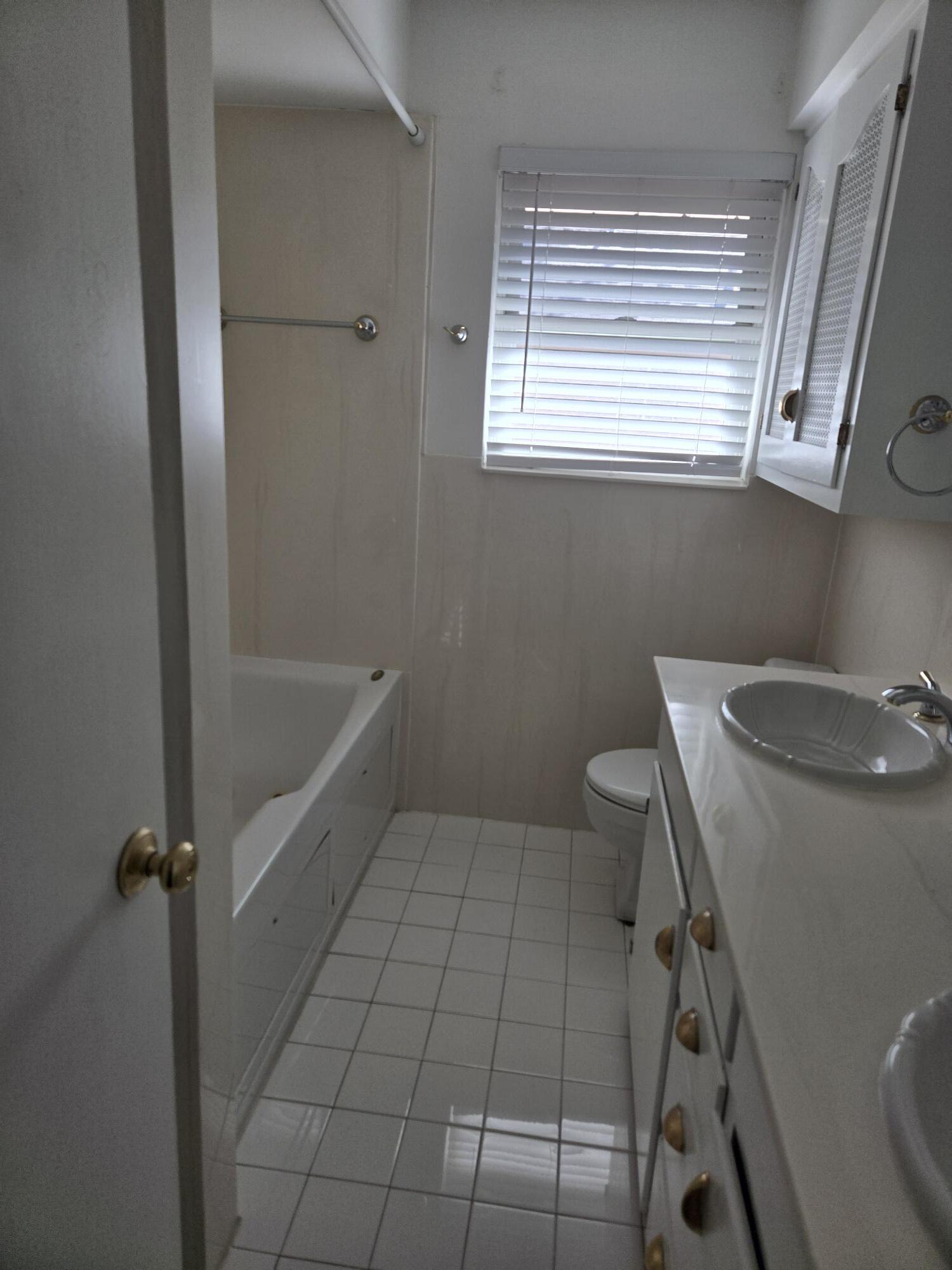 Building Photo - 8604 Baltimore Dr