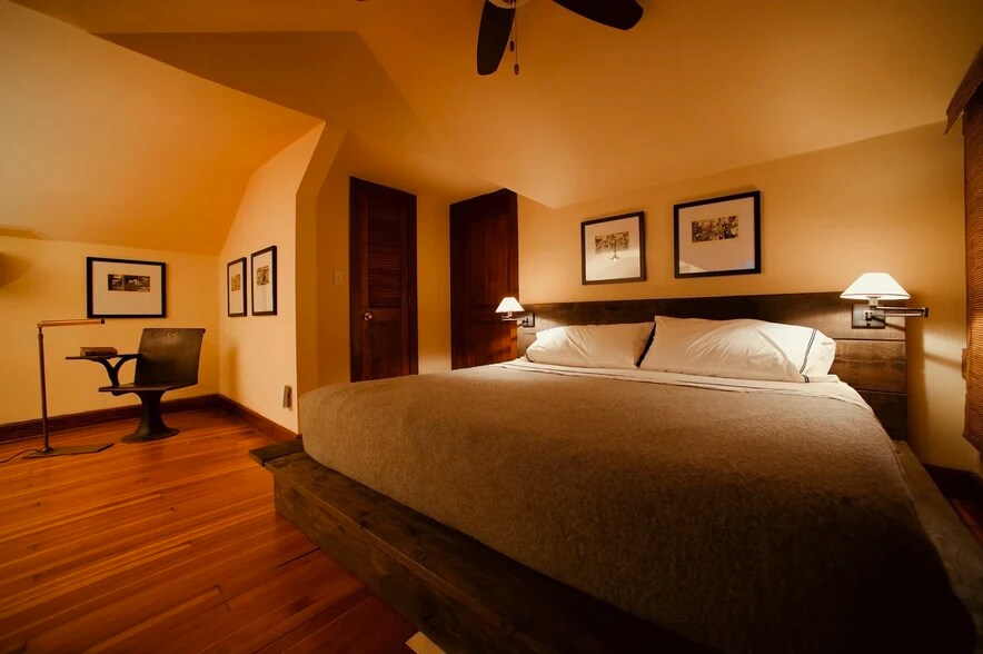 Building Photo - 620 E 1st St