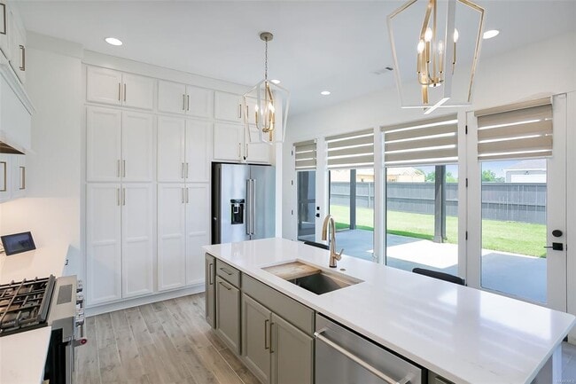 Building Photo - 1536 Grantham Dr