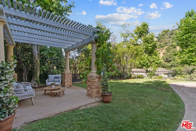 Building Photo - 3697 Benedict Canyon Ln