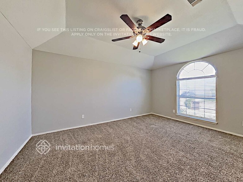 Building Photo - 421 Candlestick Trail