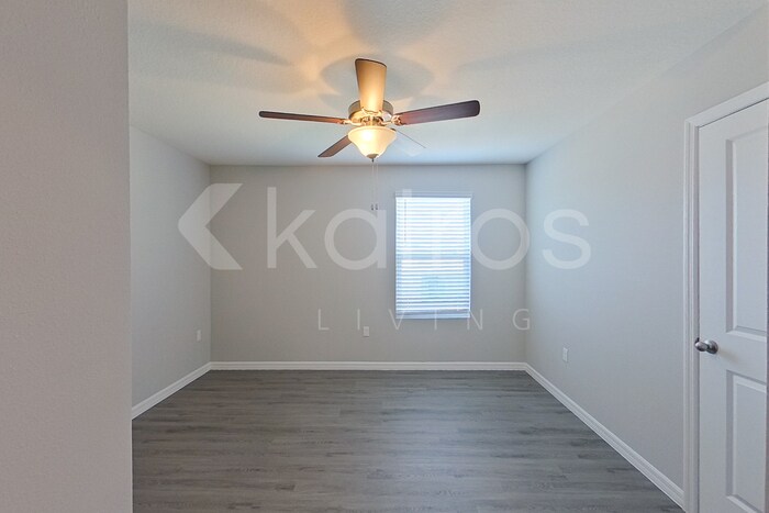 Building Photo - 8704 SW 44th Ct