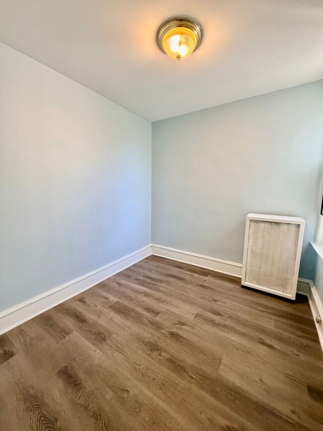 Building Photo - Available Now | Pet-Friendly 3-Bedroom Home with Spacious Living Areas