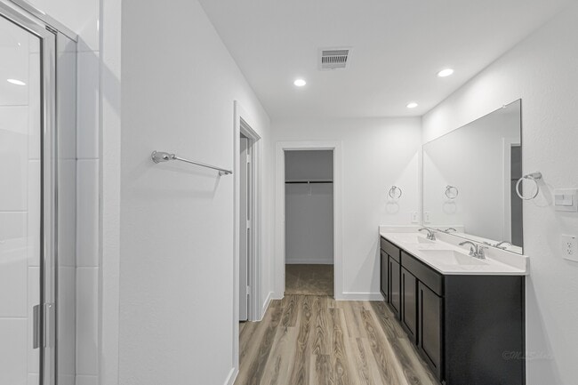 Building Photo - 3002 Crown Gate Dr