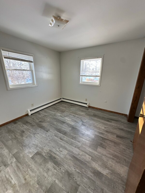 Building Photo - 516 Kendall Ave S