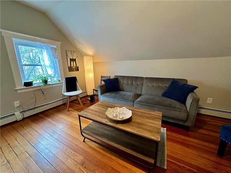 Building Photo - 1003 Narragansett Blvd