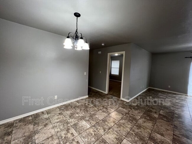 Building Photo - 129 Ashley Dr