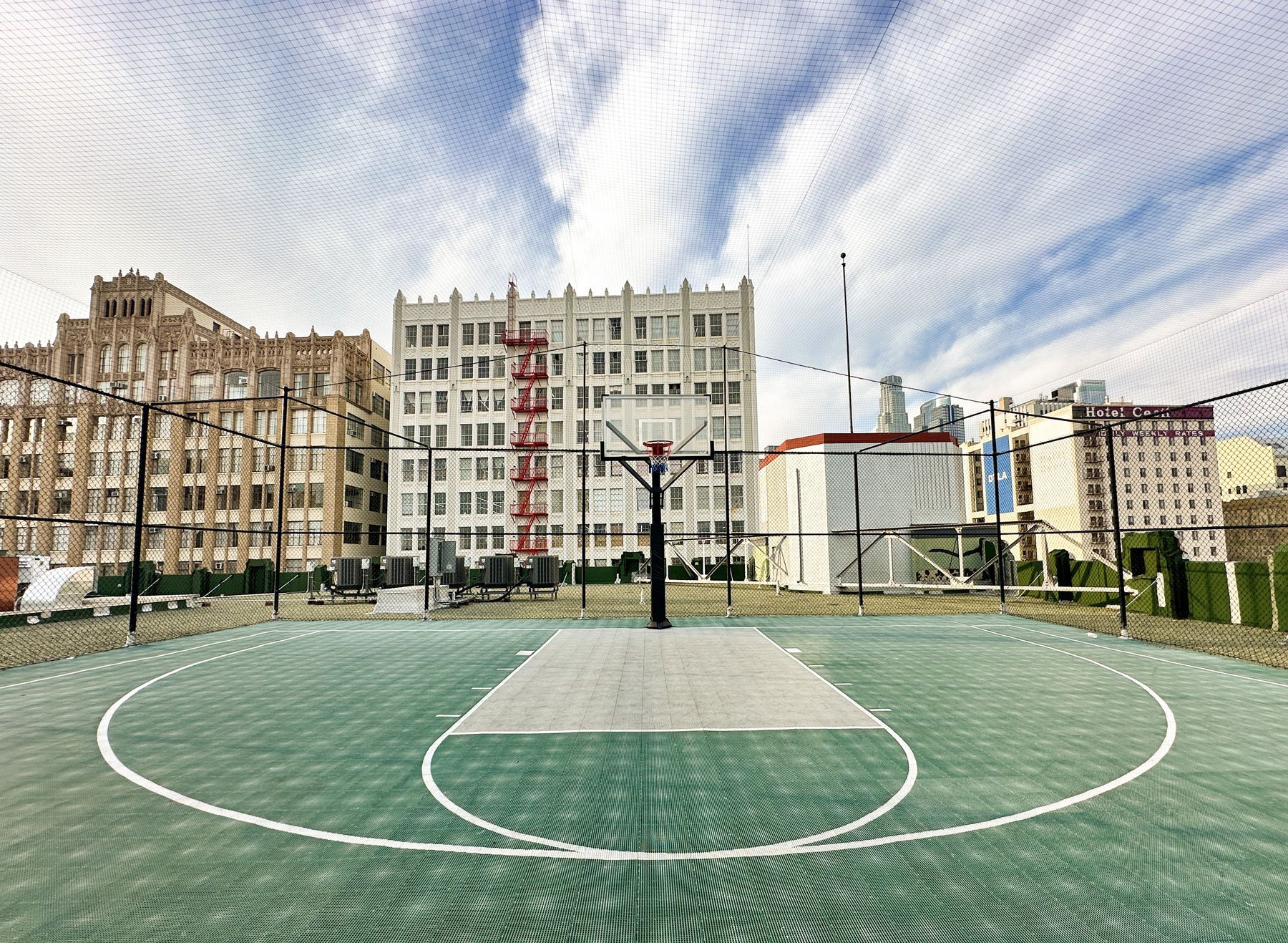 Building Photo - 315 E 8th St