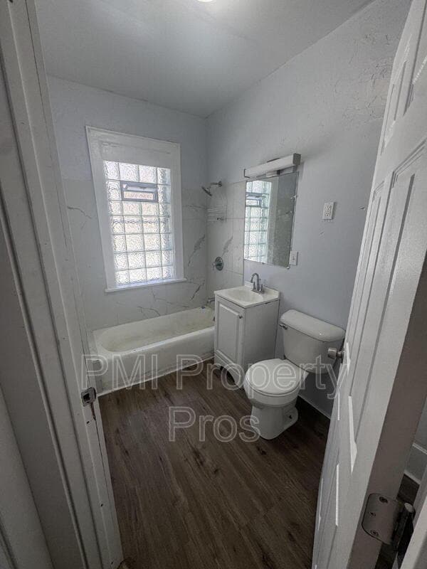 Building Photo - 3373 N Richards St