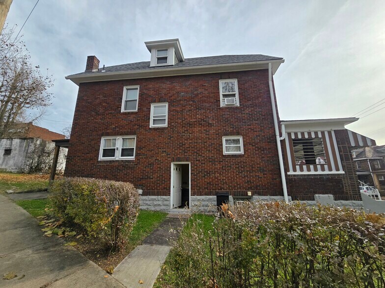 Building Photo - 6501 Deary St