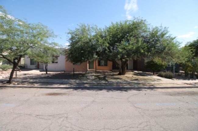 Building Photo - Townhome COMING AVAILABLE SOON!!!! Cute 2bd/2ba