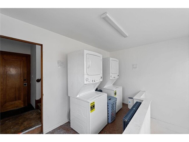 Building Photo - 4253 N James Ave