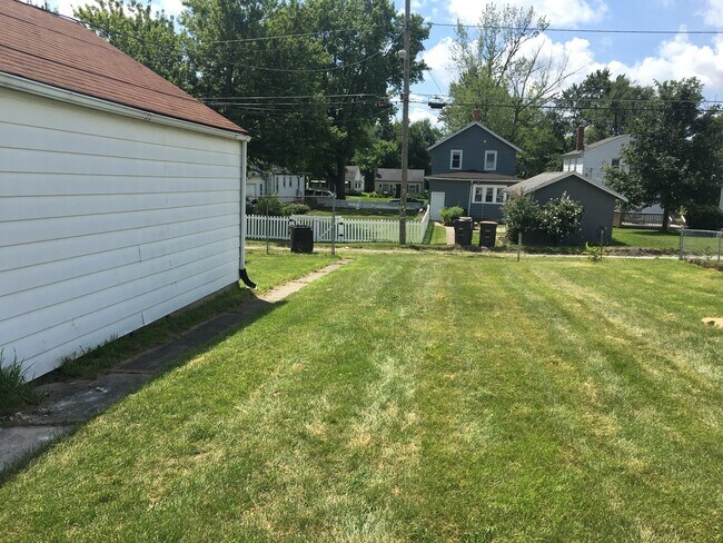 Building Photo - 3BR Ranch