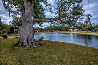 Building Photo - Oaks III - U201
