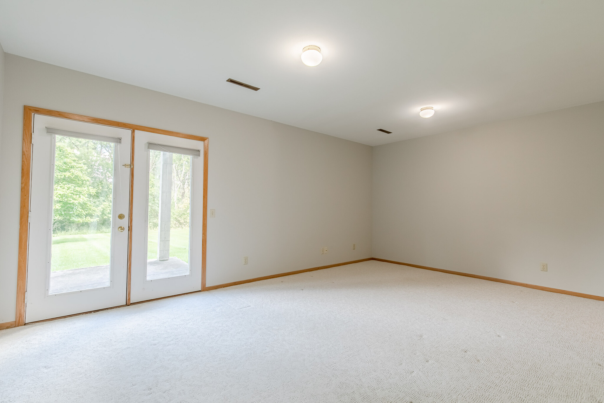 Building Photo - 2931 Marina Dr