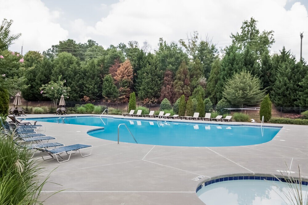 Building Photo - 2420 Valley Creek Dr