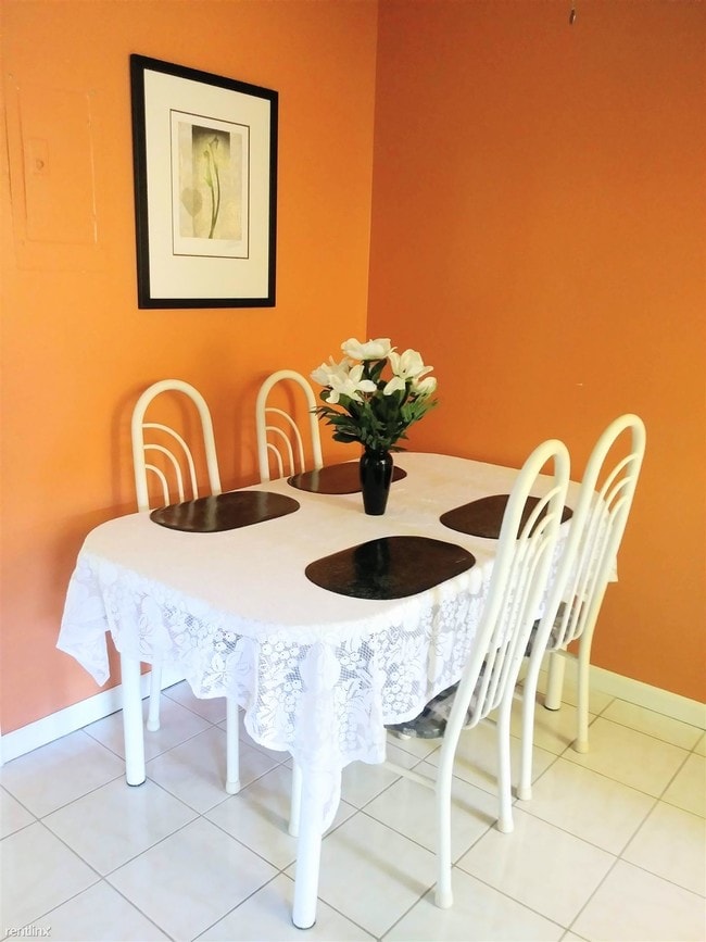 Building Photo - 1 br, 1 bath Condo - Star Paradise