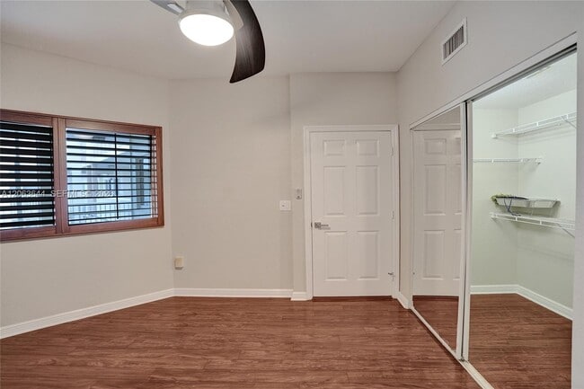 Building Photo - 7611 Southampton Terrace