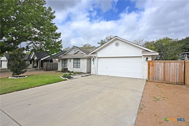 Building Photo - 953 River Bank