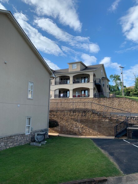 Quiet gated community - 413 Halteria Ln