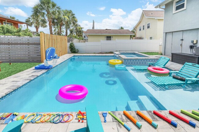 Building Photo - 108 Zamora St