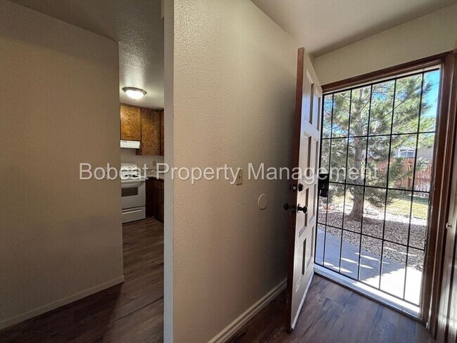 Building Photo - 1516 South Ct