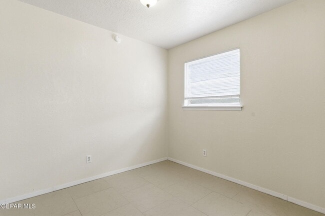 Building Photo - 3329 Old Spanish Trail