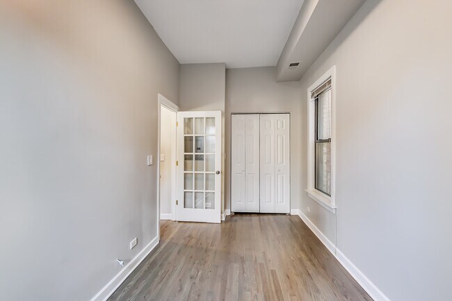 Building Photo - 2709 W Chicago Ave