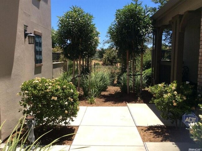 Building Photo - Mountain House 2 Bedroom 2 Bath Townhome