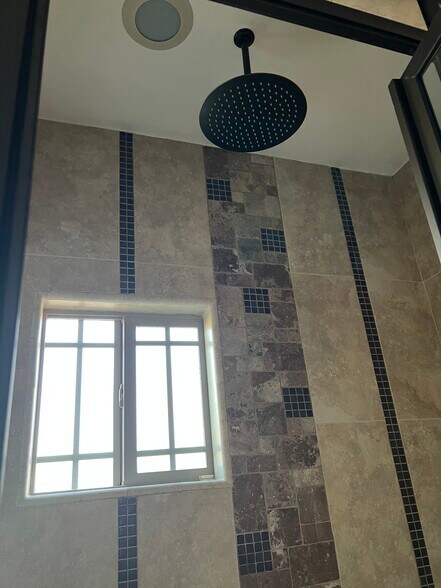 Building Photo - 2100 Rice Ave