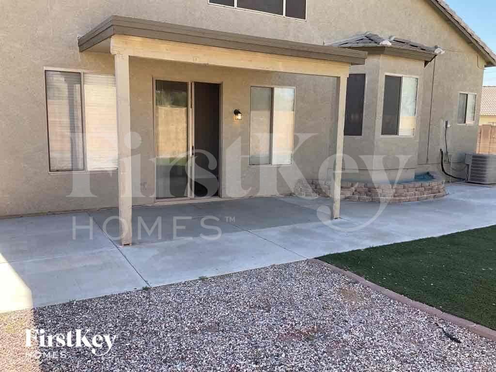 Building Photo - 13034 W Ash St