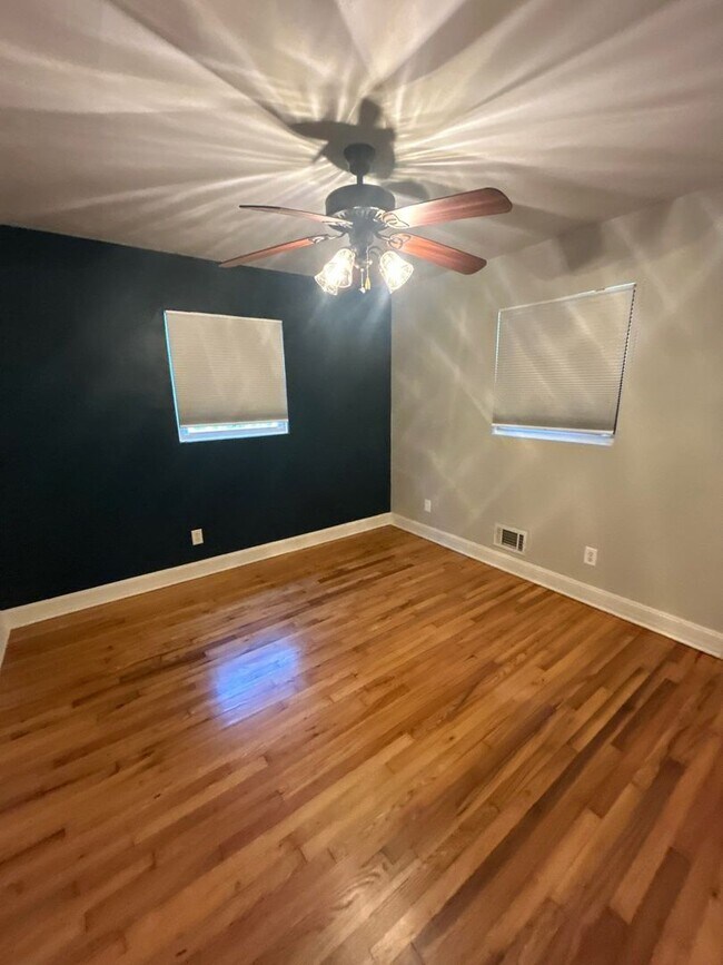 Building Photo - Classic 3BR Ranch with Garage, Carport & Screened Porch