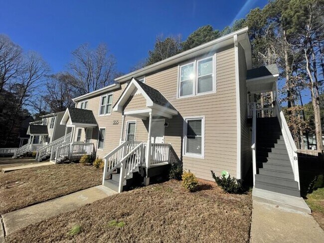 Building Photo - Perfectly sized 2 bedroom 1 bath