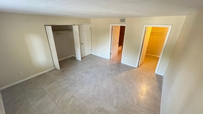 Building Photo - Cozy 2 BD/ 2 BA Apartment in Palm Bay! Washer and Dryer INCLUDED!
