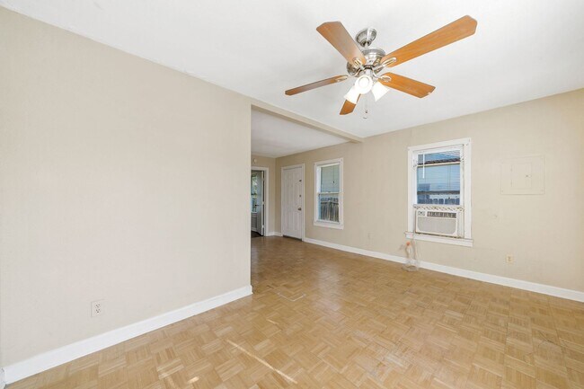 Building Photo - 313 La Manda Blvd