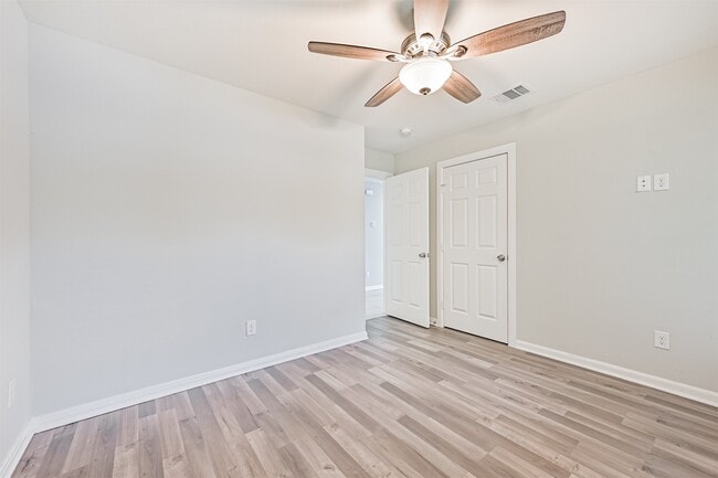 Building Photo - 10633 Flaxman St