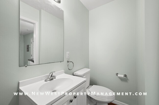 Building Photo - Charming Barrio Logan Studio - Available Now!