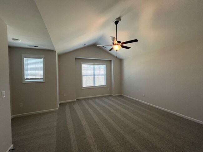 Building Photo - 8409 Paramount Point