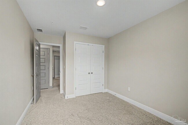 Building Photo - 9055 Golden Eye Dr