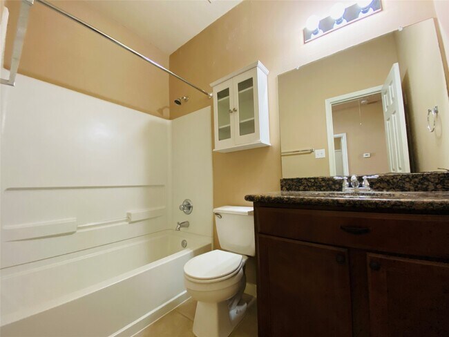 Building Photo - 24638 Lakecrest Village Dr