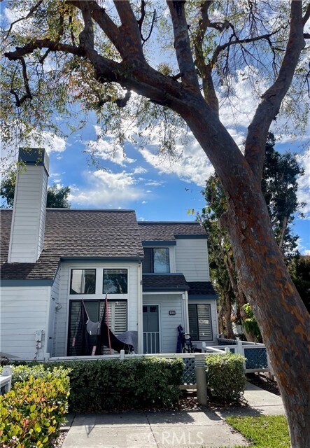 Building Photo - 27 Briarglen