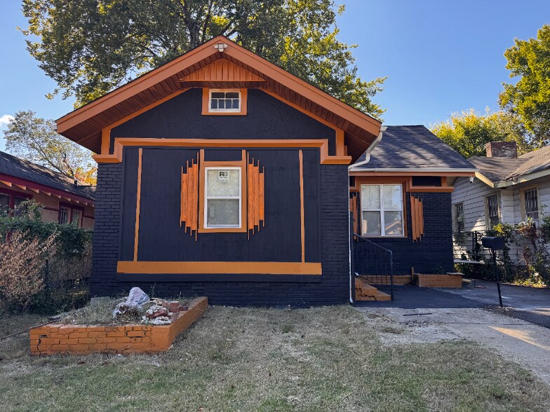 Primary Photo - 1629 Netherwood Ave