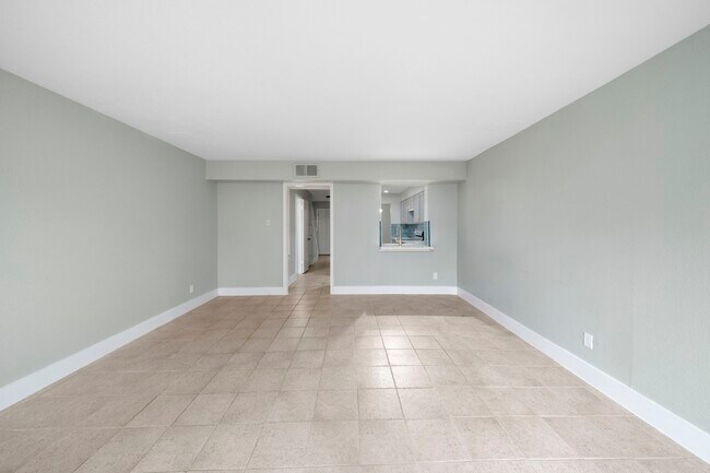 Building Photo - 11550 Chimney Rock Rd