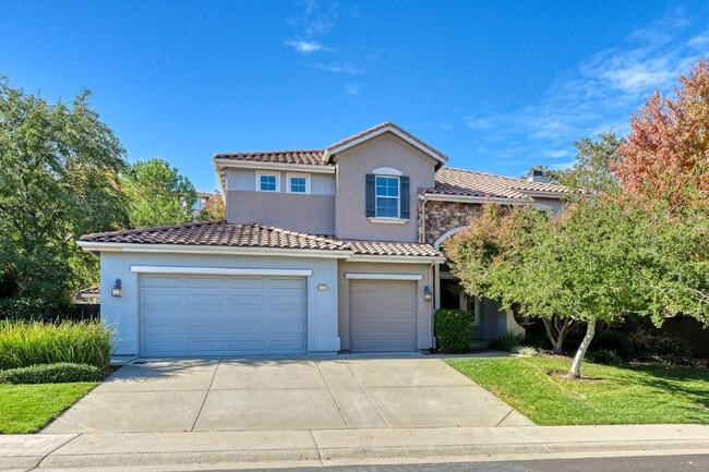 Primary Photo - Beautiful home in Serrano. Must See!