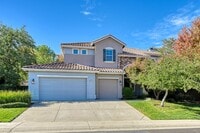 Building Photo - Beautiful home in Serrano. Must See!