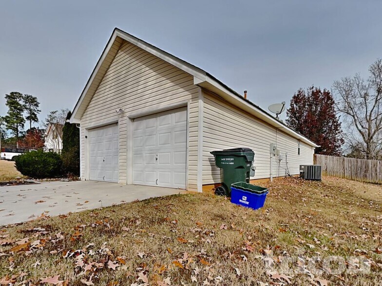 Building Photo - 4026 Gail Lee Terrace SW