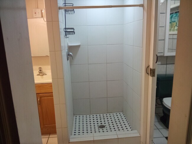 Building Photo - 2 E 54th St