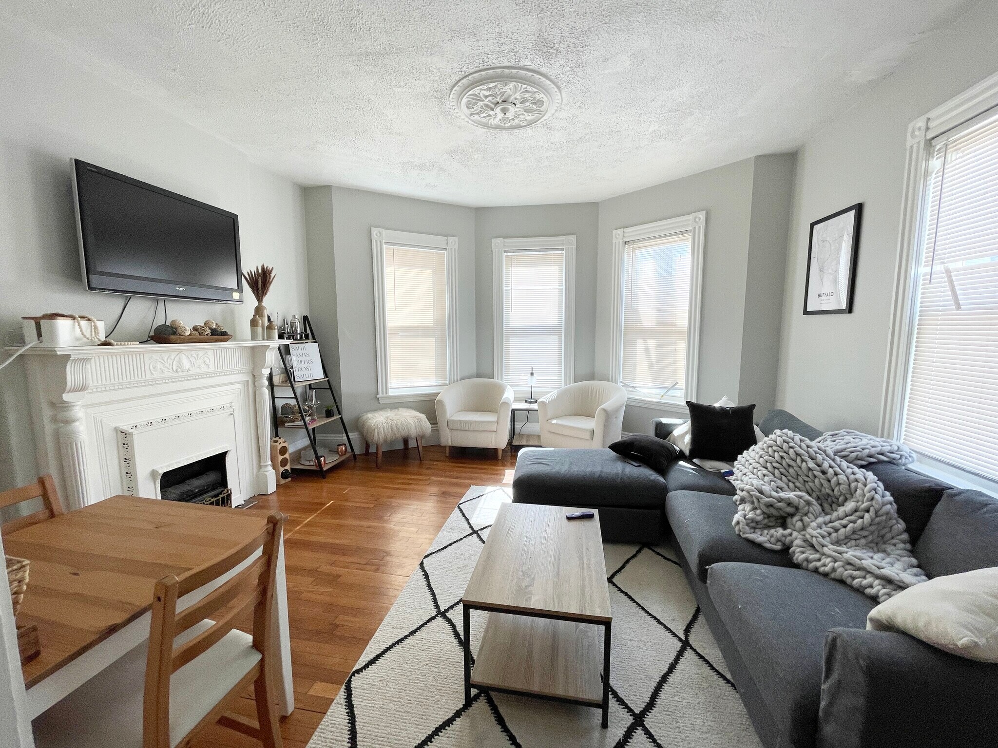 Building Photo - 24 Pond St