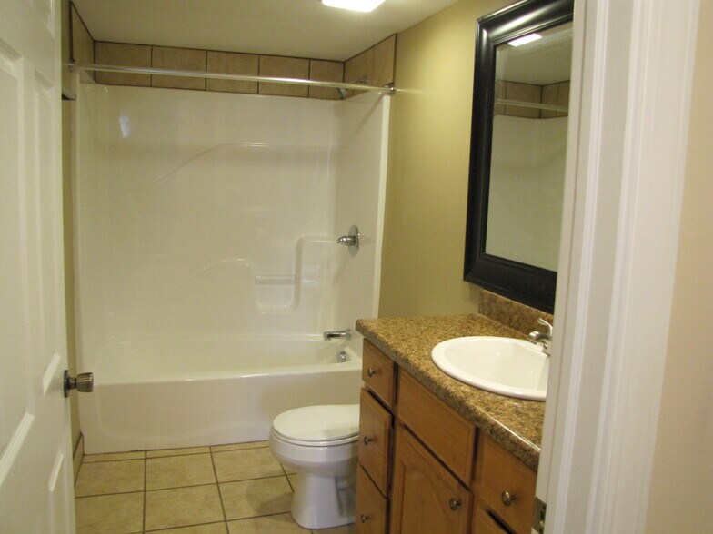 Bathroom - 1640 Blue Horizon Dr