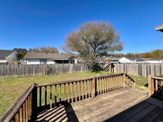 Building Photo - 16 Tacoma Dr